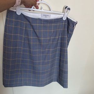 Size 10 from Aritzia Babylon skirt, never worn!